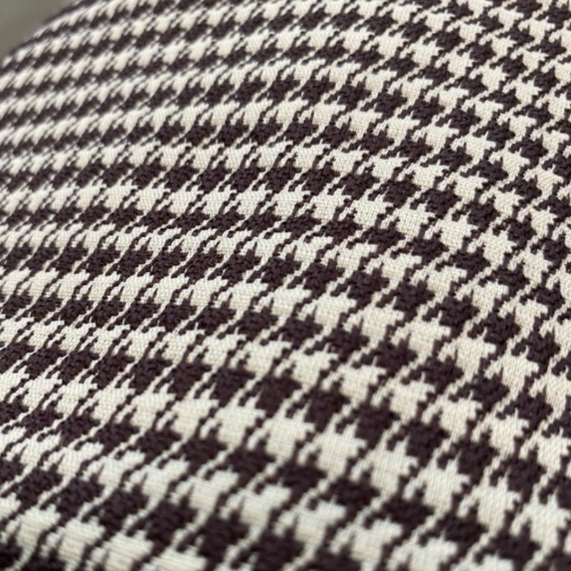 bulging zigzag jacquard